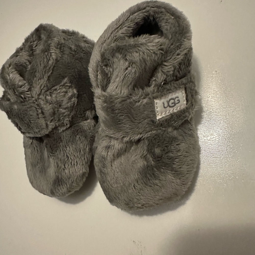 Ugg Bixbee booties in Grey size 4/5